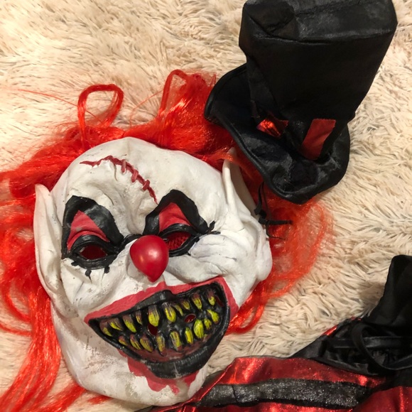 Halloween Carver the clown outfit size 14-16. Boys used condition . - Picture 2 of 9
